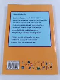 Hetki leikille : lasten ohjaajan kirja