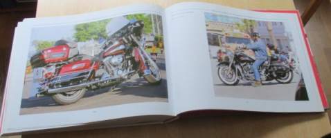 The Enncyclopedia of the HARLEY-DAVIDSON
