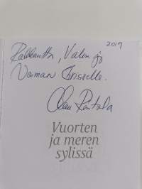 Vuorten ja meren sylissä : Runokirja (signeerattu, tekijän omiste)