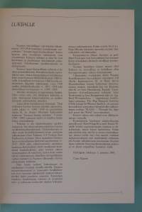 Suomen lippu kautta aikojen.  ( heraldiikka, siniristilippu, Suomen historia, symbolit )