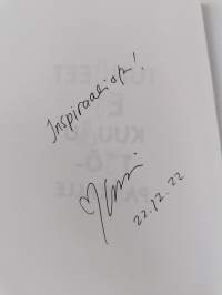 Tunteet ei kuulu työpaikalle (signeerattu)