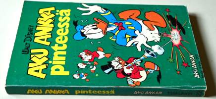 Aku Ankan taskukirja 22 Aku Ankka pinteessä
