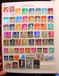 Filatelia - Postimerkkikokoelma 2 säilökirjassa: DDR n. 750 erilaista; Puola, Ranska, Ruotsi, Brasilia, Italia, Belgia, Jugoslavia, Romania ja Espanja (265 eril)