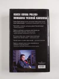 Rikospaikka : Takamäki 7-8, sis kirjat Kylmä jälki ; Seinää vasten