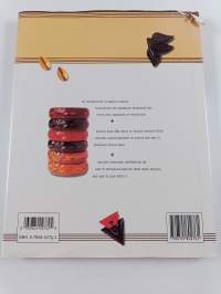 Bakelite Jewelry