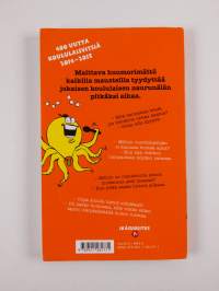 Tarmokas terrieri trampoliinilla : Koululaisen parhaat naurut 2014-2015