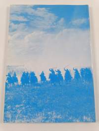 Uudenmaan rakuunarykmentti 1918-1947 kuvina