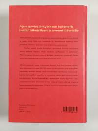 Kuin salama kirkkaalta taivaalta : kriisit ja niistä selviytyminen