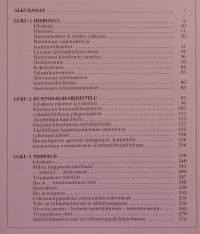 Lihashuolto : hieronta, kuntosaliharjoittelu, teippaus ja venyttely.   ( hieronta, kuntosaliharjoittelu, teippaus, venyttely, lihashuolto, urheiluvammat )