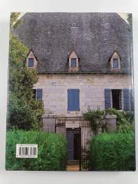 At Home in France - Eating and Entertaining with the French