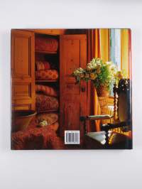 Living in Provence : interior styles and decoration