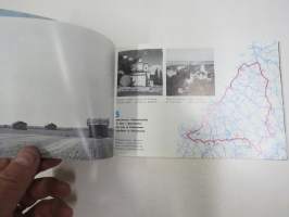 Suomen kesätiekuvasto / Oy Esso Ab - Sommarvägar i Finland - Summer Roads in Finland - Sommerstrassen in Finnland -reittejä, paikkakuntia, nähtävyyksiä, Esso-asemat
