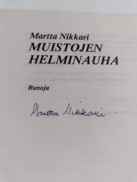 Muistojen helminauha (signeerattu)