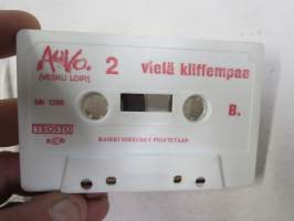 Auvo. (Vesku Loiri) 2. Erittäin kliffaa - vielä kliffempaa - Mk 1286 C-kasetti