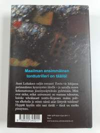 Tonttu : matka pimeyteen