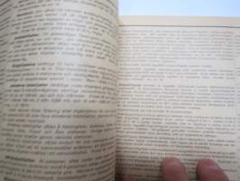 Suomen kulkuneuvot 1938 nr Kesäturisti - Finlands kommunikationer Rautateiden aikataulut ja höyrylaivojen ja autojen kulkuvuorot, lentoreittejä...