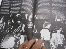 Cream 1973 February (nr 21) -brittiläinen populäärilehti mm. Capt Beefheart, Nick Cohn with The Who in the States, Woody Guthrie, Duane Eddy, Fairport Convention
