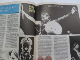 Musa - suomalainen musiikkilehti 1974 nr 8 Kansikuva Ferry &amp; Mackay, Kalevala, Pori-Jazz, Hullu Jussi?, Maggie Bell, ym.
