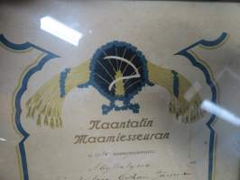 Naantalin Maamiesseura - II Palkinto Esa-kaurasta v. 1926  (Kultarannan) tilanhoitaja Oskari Järviselle -kehystetty kunniakirja, allekirjoitus Einari Karvetti...