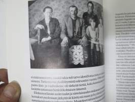 Jänkäjääkäreitä ja parakkipiikoja - Lappilaisten sotakokemuksia 1939-1945