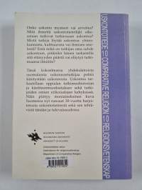 Mikä ihmeen uskonto? Suomalaisten tutkijoiden puheenvuoroja uskonnosta