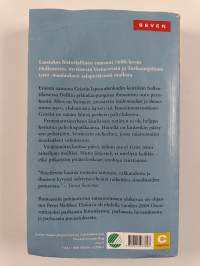 Tyttö ja helmikorvakoru