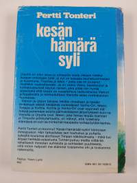 Kesän hämärä syli