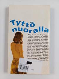 Tyttö nuoralla