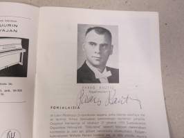 Turun Oopperayhdistys 1966 - Leevi Madetojan Pohjalaisia -käsiohjelma, yli 20 nimikirjoitusta mm. Matti Salminen, Aatos Pihlajamäki, Paavo Rautio, ym.
