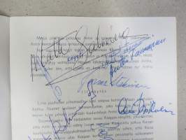 Turun Oopperayhdistys 1966 - Leevi Madetojan Pohjalaisia -käsiohjelma, yli 20 nimikirjoitusta mm. Matti Salminen, Aatos Pihlajamäki, Paavo Rautio, ym.