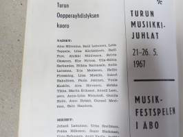 Turun Oopperayhdistys 1966-67 - Mozartin Ryöstö Seraljista -käsiohjelma, 6 kpl nimikirjoituksia Sylvelin Långholm, Aatos Pihlajamäki, Unto Rehvonen - "Mykkä neekeri"