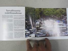 Volvo Turvallisuus 1992 -turvallisuustietoa Volvo-henkilöautoista