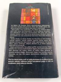 Pieni hyvinkasvatettu tyttö