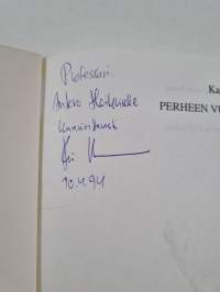 Perheen vuosisata : perheen ihanne ja sivistyneistön elämäntapa 1800-luvun Suomessa (signeerattu, tekijän omiste)