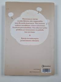 Mummola : runoja mummoista, vaareista ja lapsista - Runoja mummoista, vaareista ja lapsista