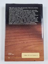 Vallan anatomia