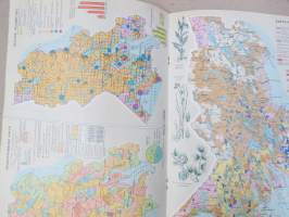 Atlas Karelskoi ASSR 1989 -Karjalan Autonominen Sosialistinen Neuvostasavalta -kartta, monipuoliset kartat, maasto, vesistöt, maaperä, eläimistö ym.