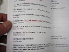 Mikroaalloilla laivastossa -Tutkan ja mikroaaltokniikan tulo ja käyttö Suomen laivastossa - muistelmia, haastatteluja, valokuvia