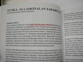 Mikroaalloilla laivastossa -Tutkan ja mikroaaltokniikan tulo ja käyttö Suomen laivastossa - muistelmia, haastatteluja, valokuvia