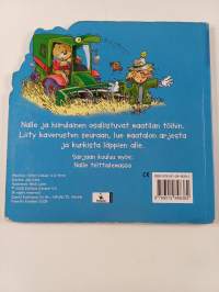 Nalle maalaispuuhissa