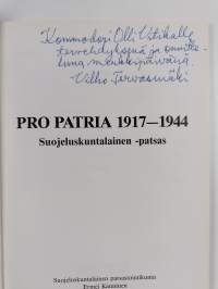 Pro patria 1917-1944 - Suojeluskuntalainen-patsas (signeerattu)