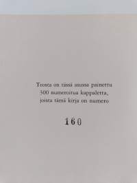 Veikko Helle : Puuseppä Suomen eduskunnasta (signeerattu, numeroitu)