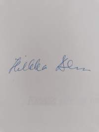 Etäällä vihreät niityt (signeerattu)