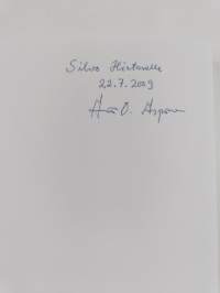 Urheilua, kirjoja, elämää (signeerattu, tekijän omiste)
