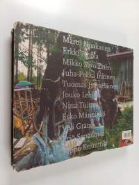 Itse tehty elämä - ITE : DIY lives (signeerattu)