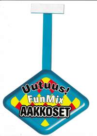 Uutuus Fun Mix Aakkoset - myymäläsomiste  hyllynreunamainos muovia  14x11 cm