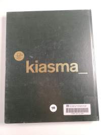 Jani Leinonen : tottelemattomuuskoulu : tottelemattomuuden käsikirja = School of disobedience : handbook of disobedience