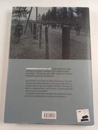 Yhteys! : tiedonanto- ja viestivälineitä Suomen puolustusvoimissa