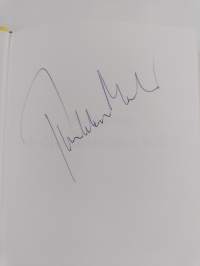Hullunkurinen suku (signeerattu)