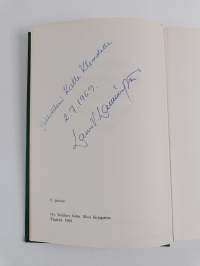 Blenheimit lentävät suoraan : romaani (signeerattu, tekijän omiste)